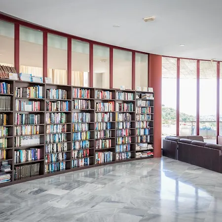 Masuti - Gym, Pool, Terrace & Garden Apartment