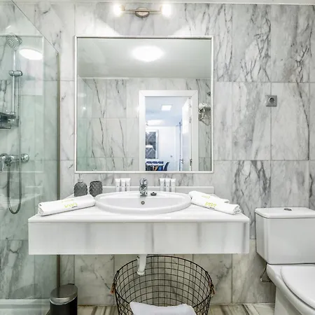 Masuti - Gym, Pool, Terrace & Garden Apartment