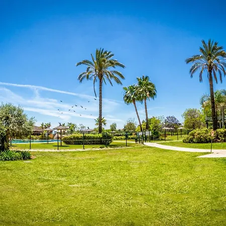 Masuti - Gym, Pool, Terrace & Garden Apartment *