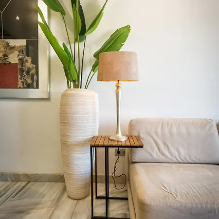 Masuti - Gym, Pool, Terrace & Garden Apartment *