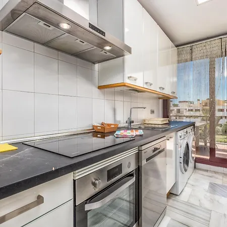 Masuti - Gym, Pool, Terrace & Garden Apartment