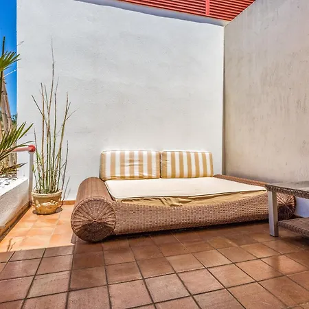 Apartment Masuti - Gym, Pool, Terrace & Garden Estepona